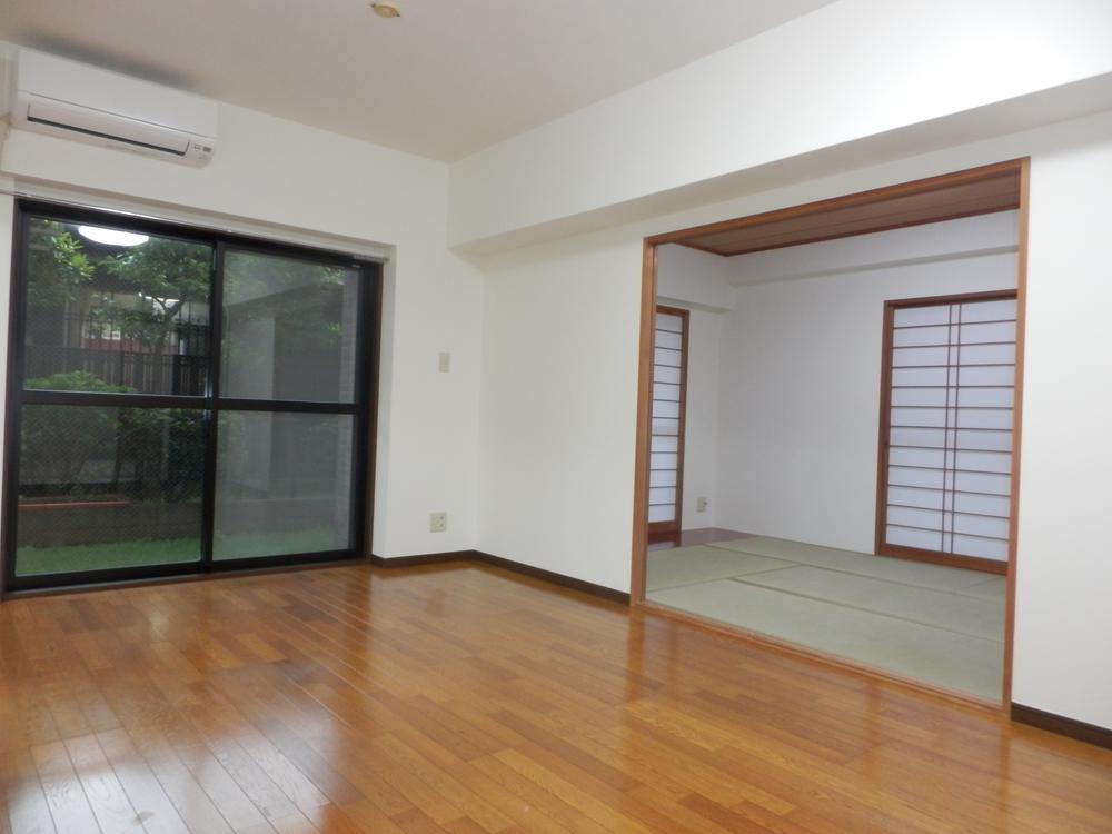 Living. Indoor (10 May 2013) Shooting