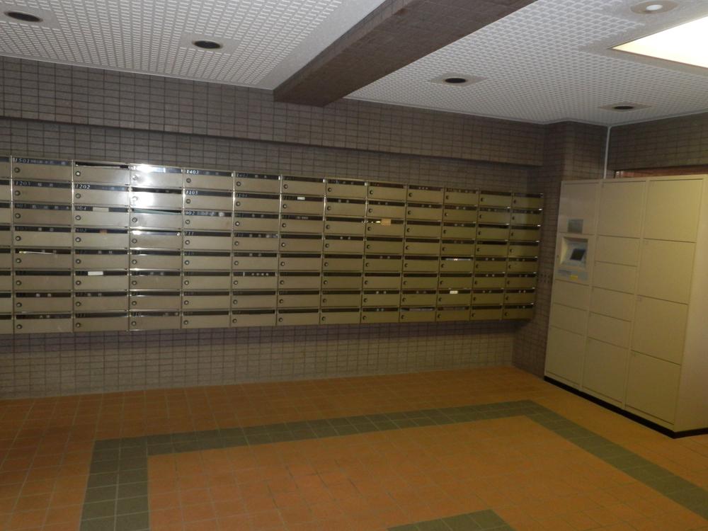 Entrance. Common areas. Courier box and postal box of Entrance.