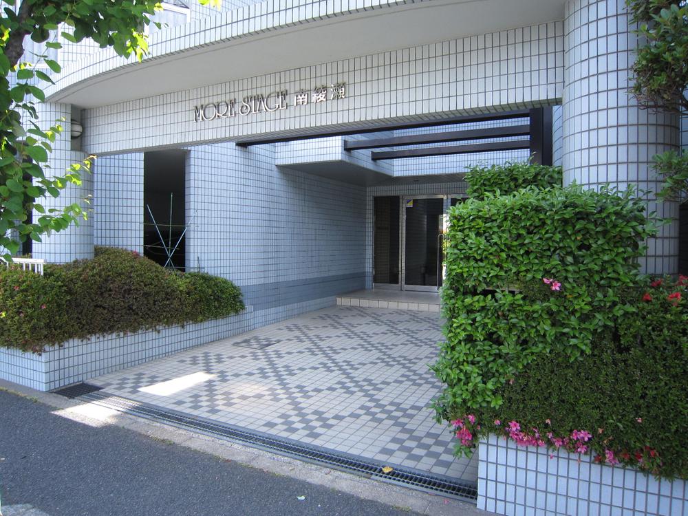 Entrance. Common areas