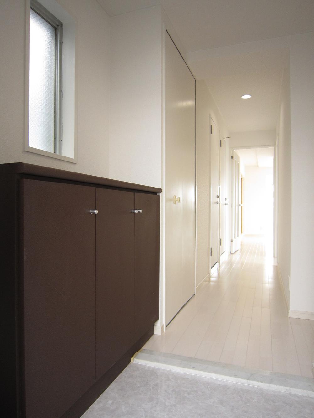 Entrance. Local (August 2013) Shooting