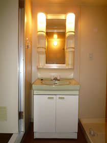 Washroom. Reference photograph Popular equipment ☆ There washbasin independent next to a washing machine location