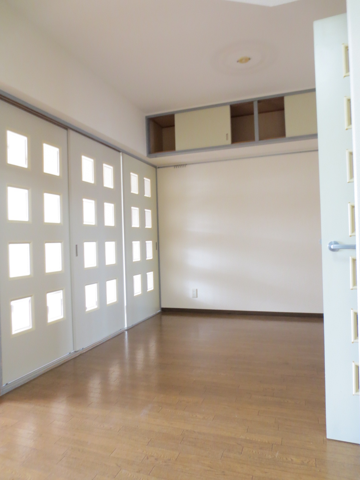 Living and room. LDK8 Pledge