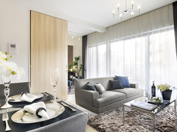 Living.  [living ・ dining]  ※ The following four points, Building in the model room ・ B type (2013 November shooting). Furniture, furniture etc. optional specifications are not included in the sale price.