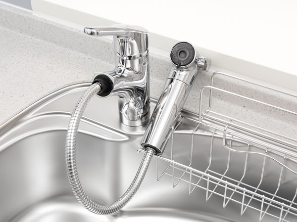 Kitchen.  [Single lever shower faucet] The amount of water in the lever operation one, Installing the temperature adjustable single-lever faucet. Since the pull out the shower head, It is also useful, such as sink cleaning. Also, It has a built-in water purification cartridge.  ※ Cartridge replacement costs will be separately paid (same specifications)