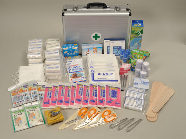 earthquake ・ Disaster-prevention measures.  [Disaster prevention equipment] In preparation for the emergency such as an earthquake, Align the disaster prevention equipment. Small loudspeaker to be used for initial assistance, Rescue tool set, Rescue rope, scoop, Features such as dust mask. Also, First-aid kit as life support equipment in the event of a disaster, Mobile phone charger ・ Flashlight function with a hand-cranked charging radio, Cassette gas generator, We offer and emergency candles. (Same specifications)