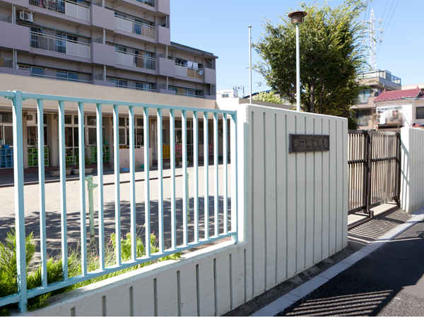 Surrounding environment. Hakucho Minami nursery school (about 430m ・ 6-minute walk)