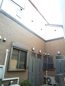 Other common areas. 2005 Built in maisonette!