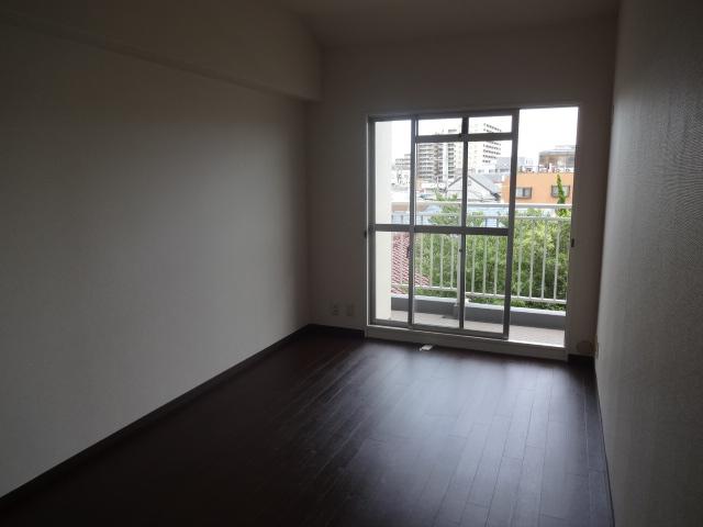 Non-living room. Room (August 2013) Shooting