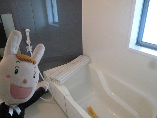 Bathroom. Indoor (October 8, 2013) Shooting