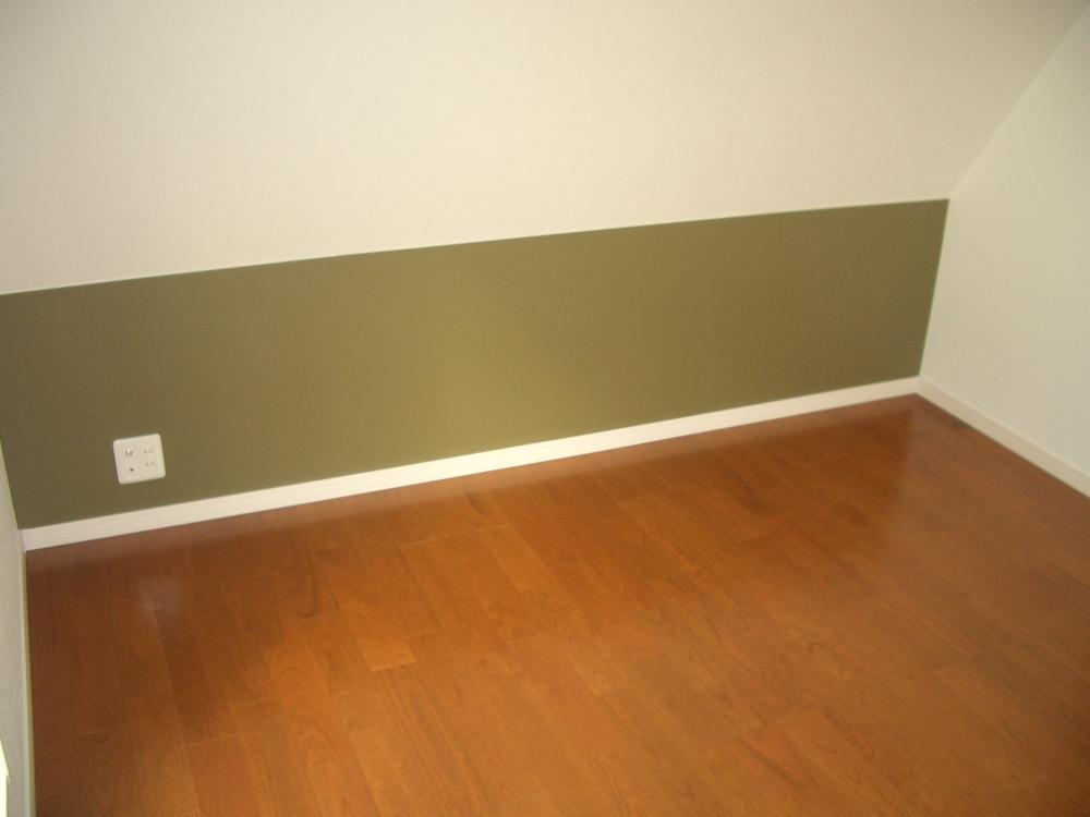 Non-living room. Accent Cross