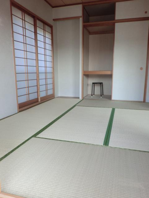 Non-living room. Spacious 6 Pledge Japanese-style room
