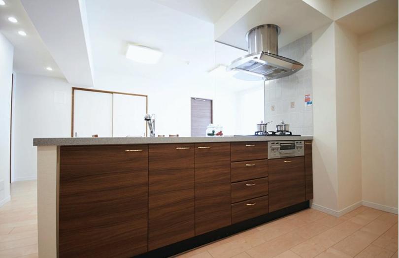 Kitchen.  [kitchen] Adopt a face-to-face kitchen family of communication is easy to take.