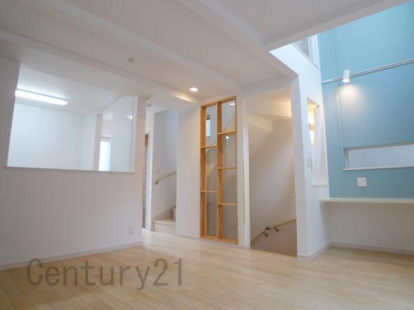 Living. Gather family, Living-in stairs