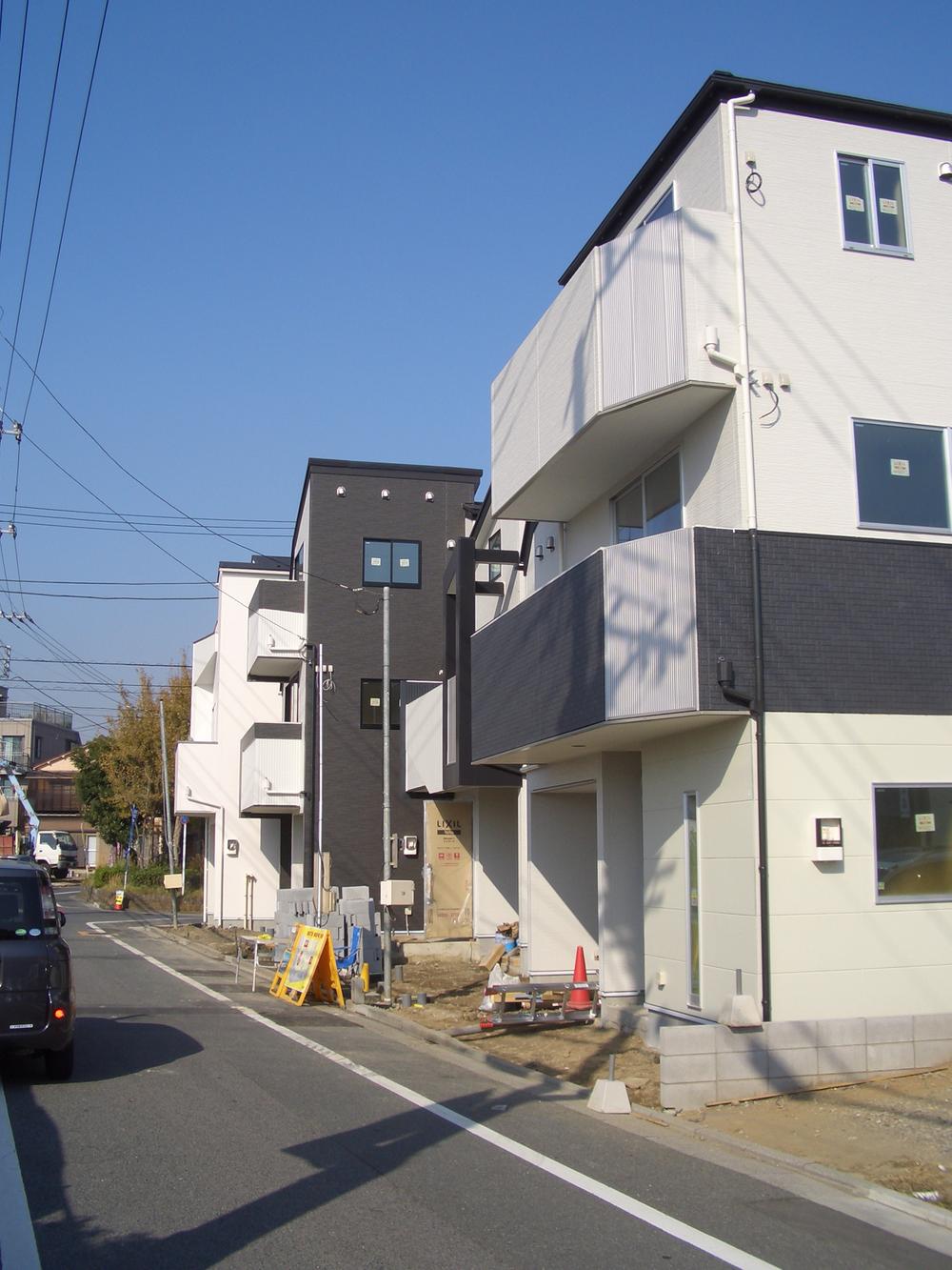 Local appearance photo. Front public road 6M Day of visit. 