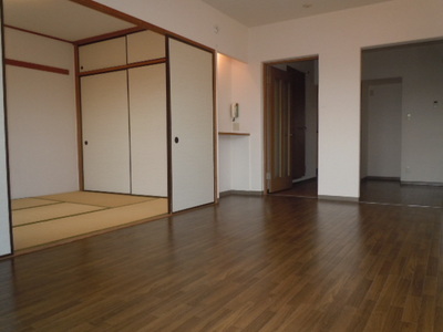 Living and room. Room 1