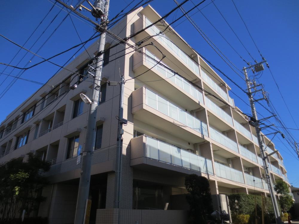 Local appearance photo. Local (12 May 2013) Shooting