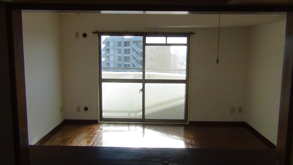 Living. Good spacious living per yang