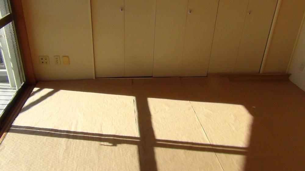 Non-living room. Cross all the rooms over the entire surface Chokawa plan