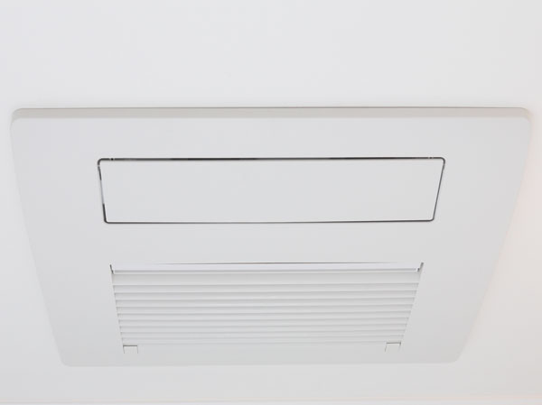 Bathing-wash room.  [TES bathroom heating dryer] Drying ・ ventilation ・ heating ・ Adopted TES bathroom heating dryer with a cool breeze function. It is also useful to dry on a rainy day in and night laundry. Discharged quickly moisture in the one-touch operation, Also reduces the occurrence of mold. Also, Also reduces heat shock phenomenon caused by the temperature difference between the living room by the heating function in cold season.