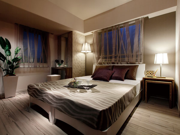 Living.  [Western-style 1] The Western-style 1, which is the main bedroom set up a walk-in closet of a large capacity.