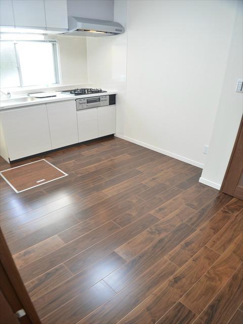 Living. Flooring paste of dining kitchen
