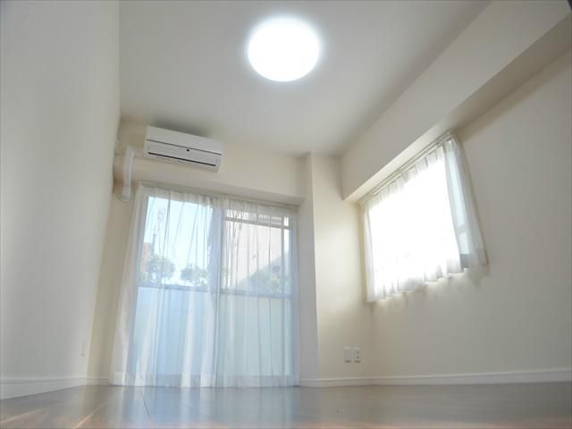 Non-living room. It is air-conditioned