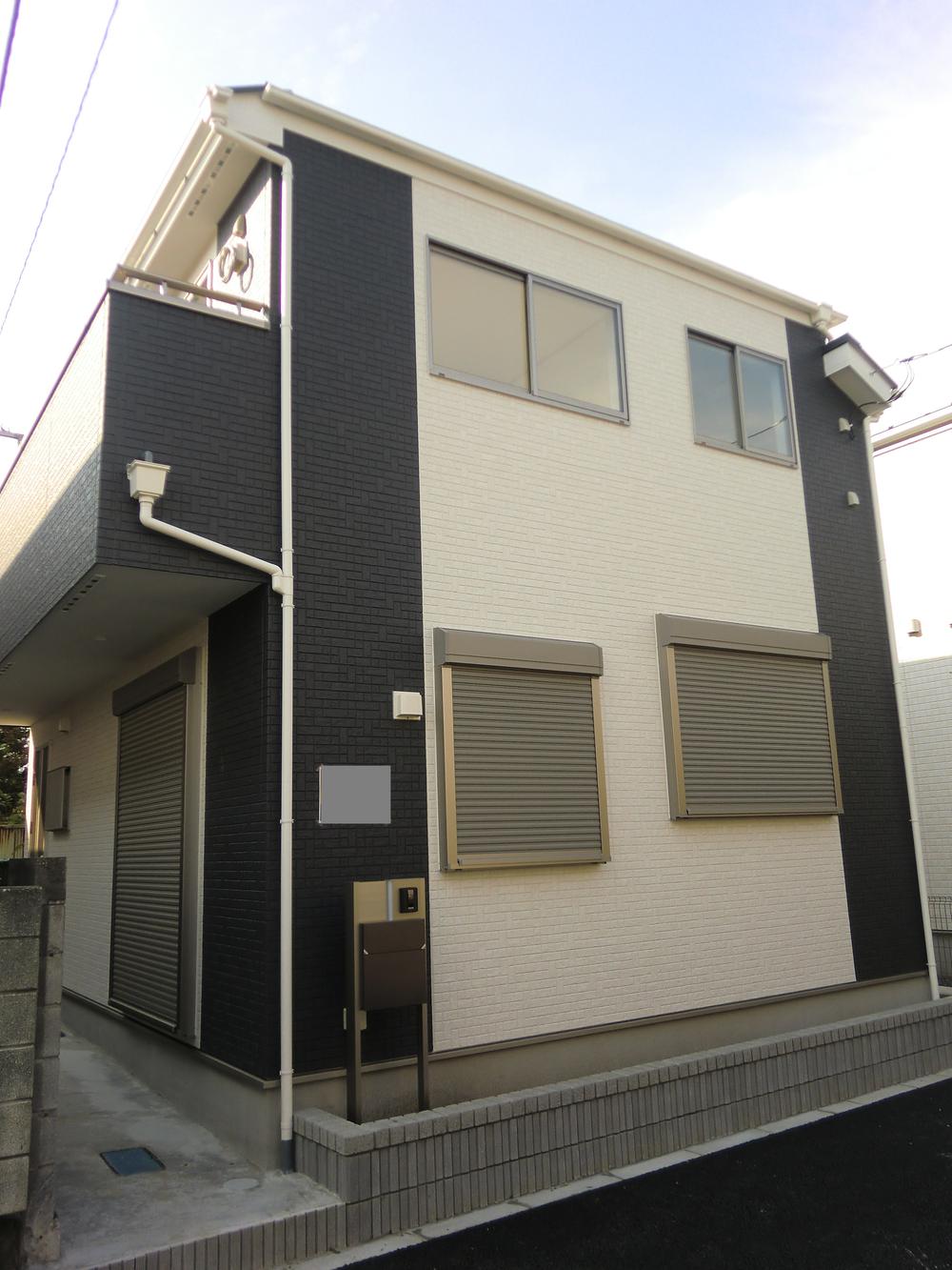 Local appearance photo. Local (10 May 2013) Shooting