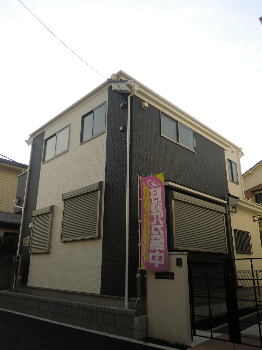 Local appearance photo. Local (10 May 2013) Shooting