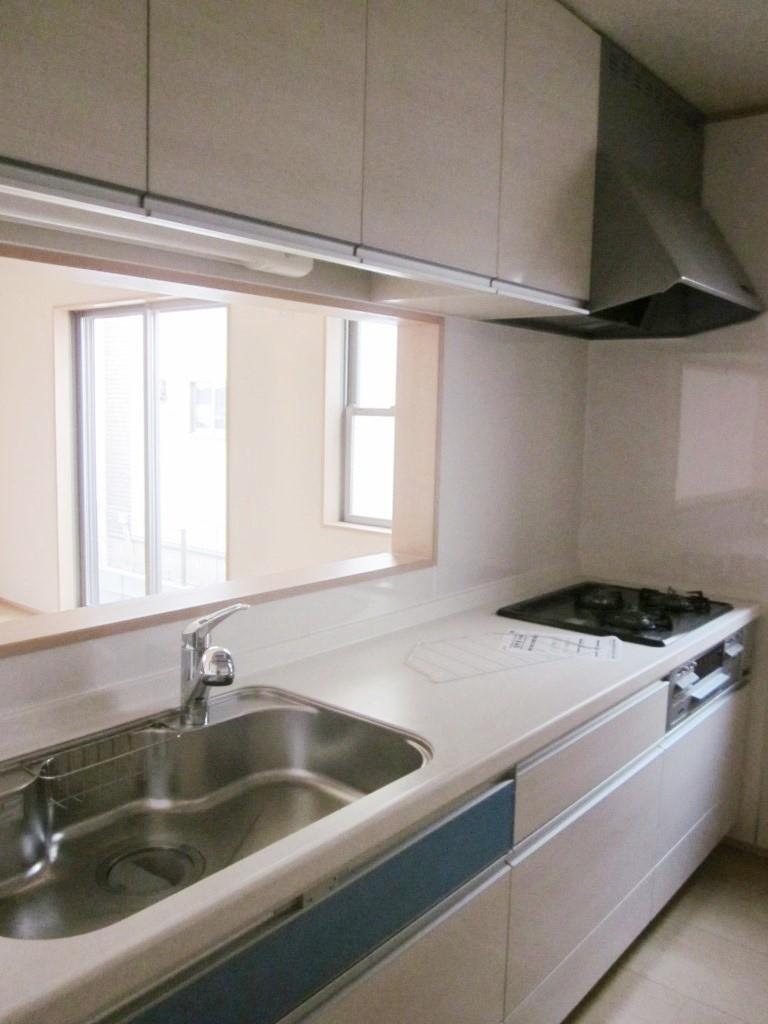 Kitchen. Building 2: face-to-face system Kitchen