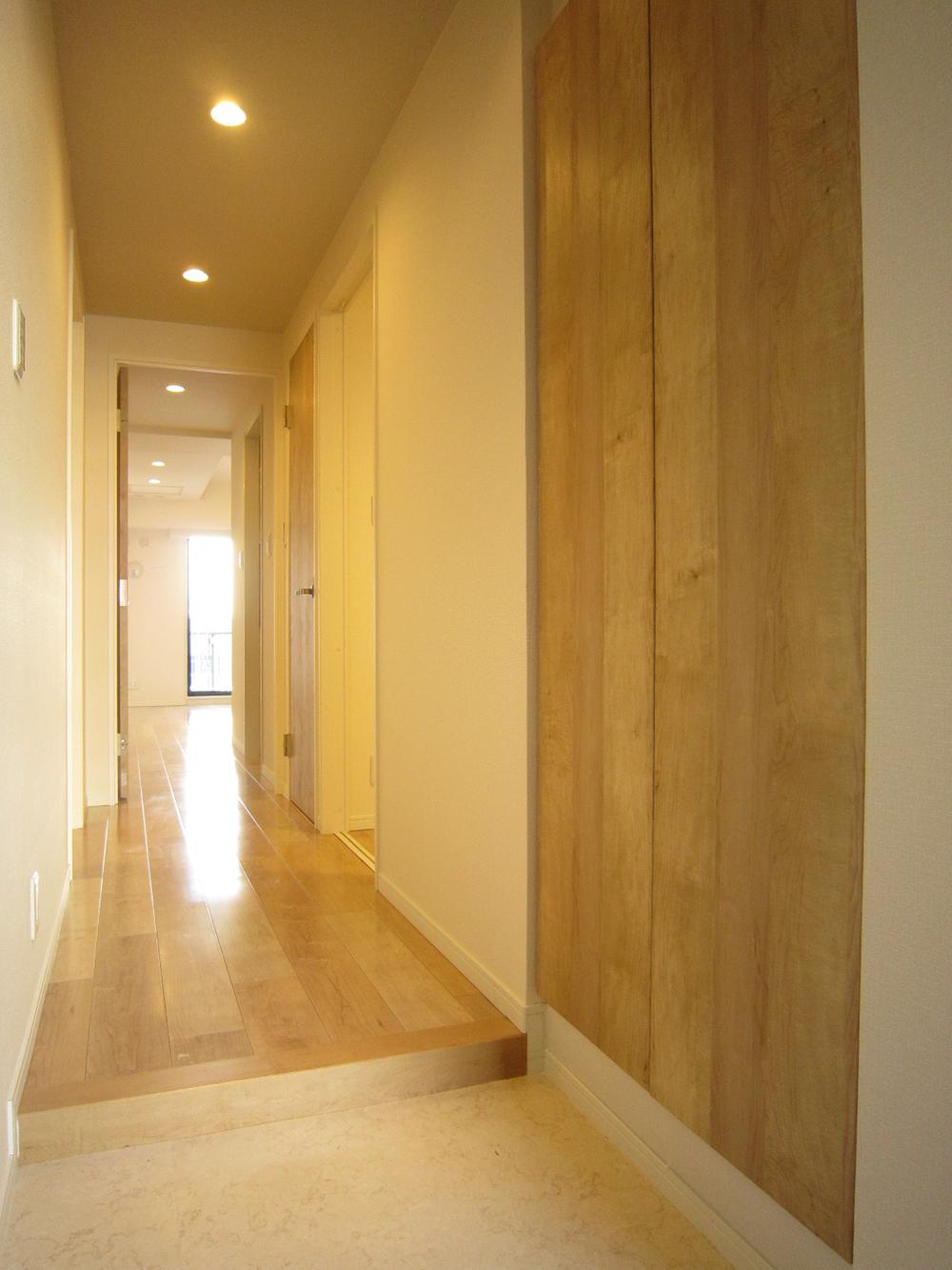 Entrance. Local (12 May 2013) Shooting