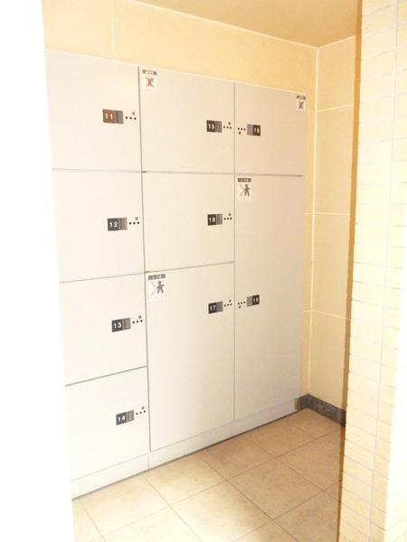 Other common areas. Since there is a home delivery box, Also receive luggage at the time of your absence