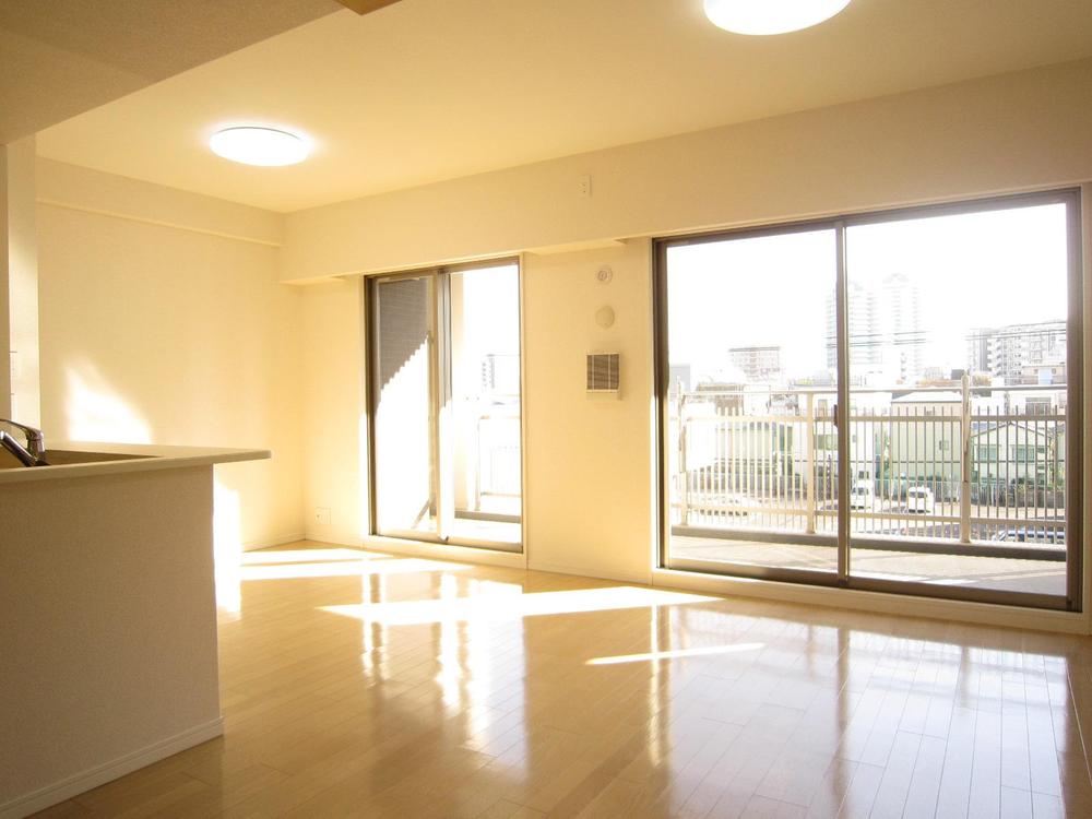 Living. Indoor (11 May 2013) Shooting