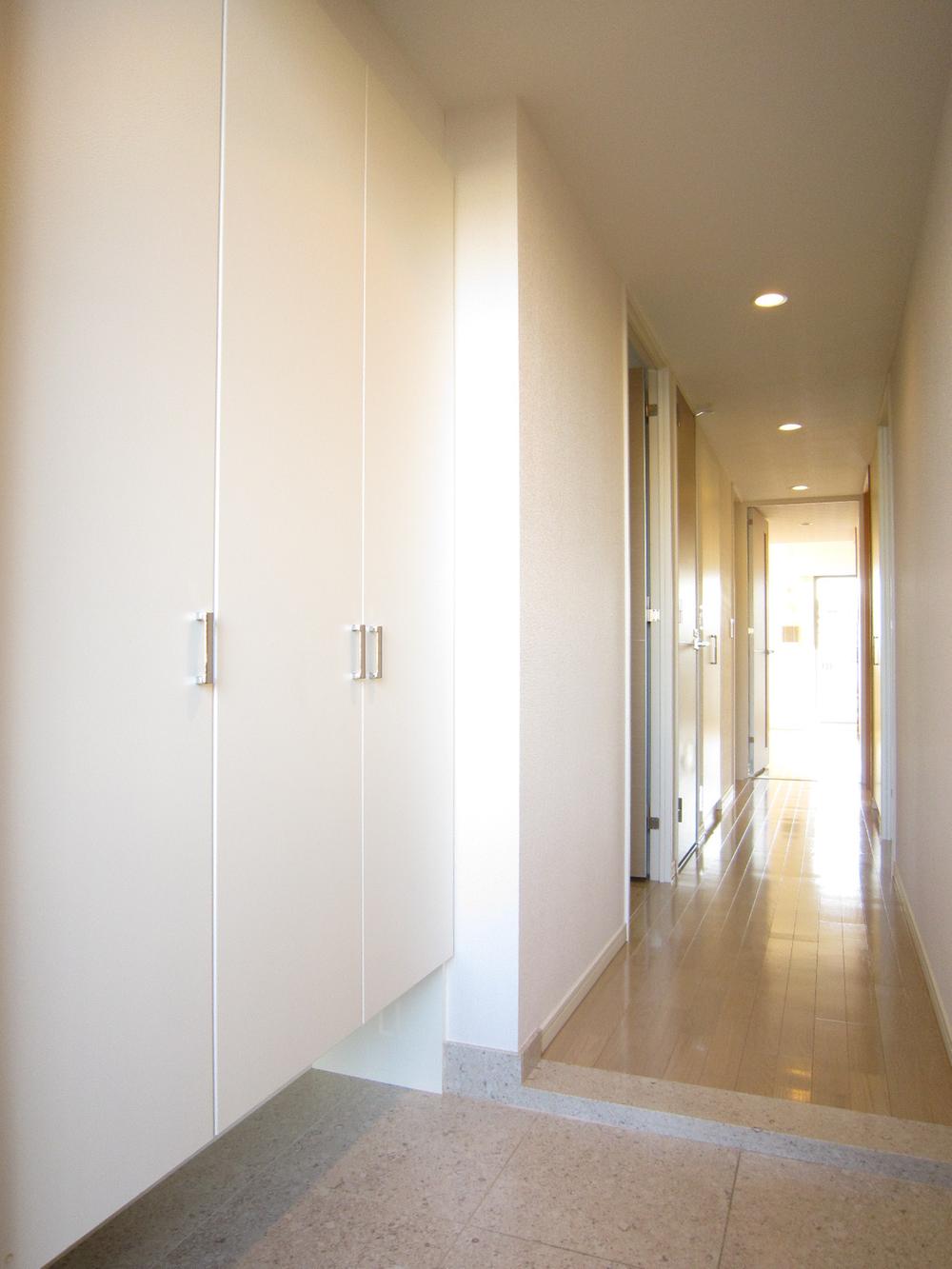 Entrance. Indoor (11 May 2013) Shooting