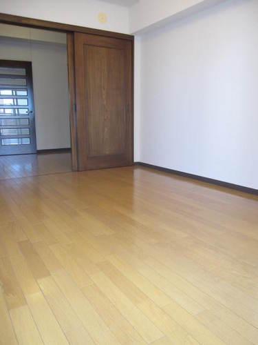 Other room space. Western-style about 5.8 tatami