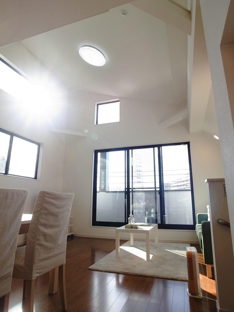 Living. Local (12 May 2013) Shooting