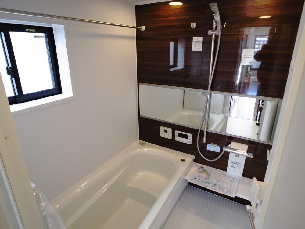 Bathroom. Local (12 May 2013) Shooting