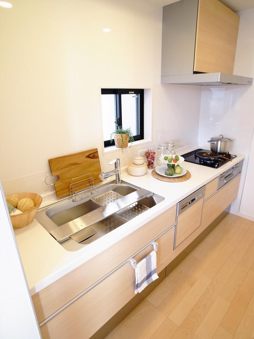 Kitchen. Local (12 May 2013) Shooting