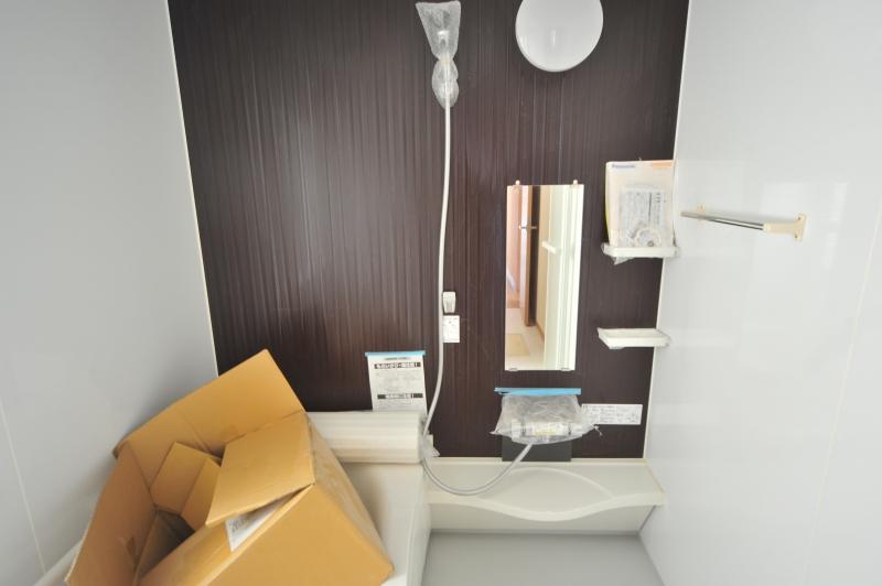 Bathroom. Building 2 bath