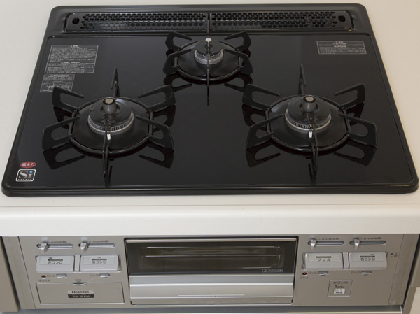 Kitchen.  [3-burner stove] Adopt a three-necked gas stove to increase the efficiency of your cooking. Since the top plate is a flat, To clean, It is just a simple wipe quickly.