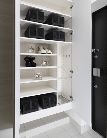 Receipt.  [Thor type footwear input] The entrance, Shoes, of course, It established a toll-type footwear input that can be enough to hold up umbrellas and accessories. (Except for some)