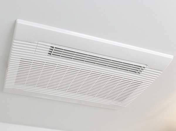 Bathing-wash room.  [Bathroom ventilation heating dryer] In also humid season, Bathroom ventilation heating dryer for drying in the bathroom. It worked as a dryer of clothes on the day of the night and rain.