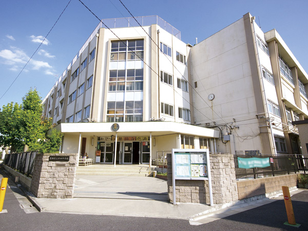 Surrounding environment. Honda junior high school (about 960m, A 12-minute walk)