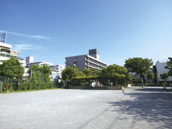Surrounding environment. Shibue East Park (about 380m, A 5-minute walk)