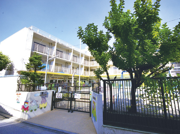 Surrounding environment. Honda nursery school (about 280m, 4-minute walk)