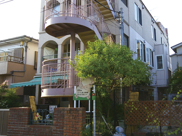 Surrounding environment. Lamb second nursery (about 250m, 4-minute walk)