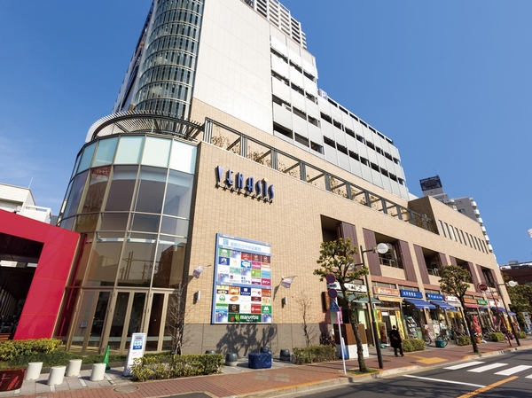 "Vinashisu Kanamachi" (Kanamachi Station) ... high-rise tower of the complex towering to the south exit of the station. Feel free to Tachiyore after work