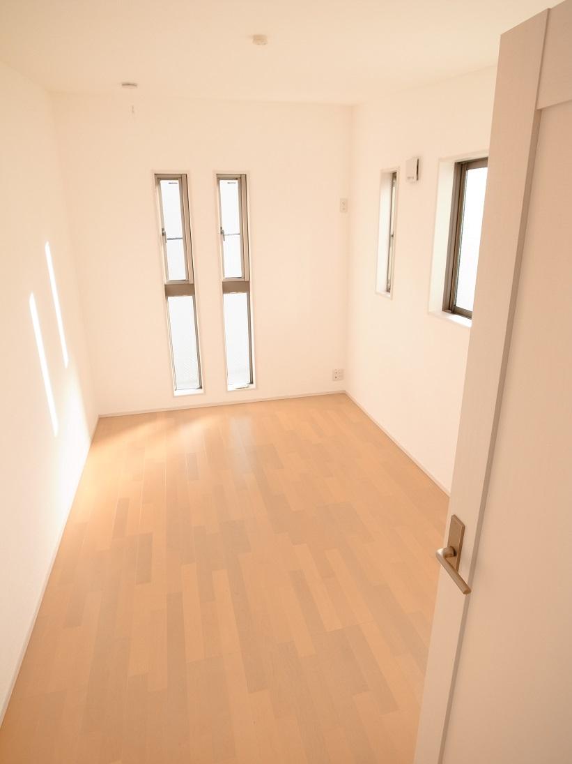 Non-living room. B Building room