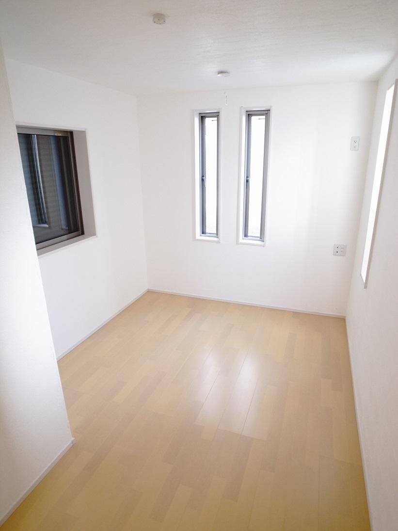 Non-living room. B Building room