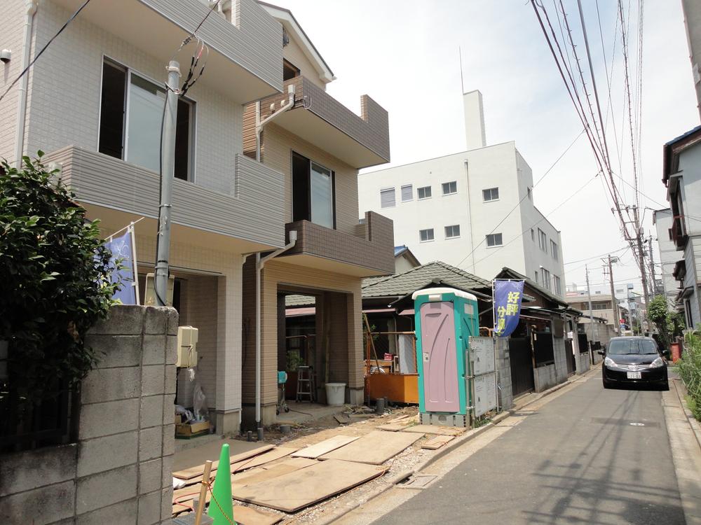 Local photos, including front road. Local (September 2013) Shooting