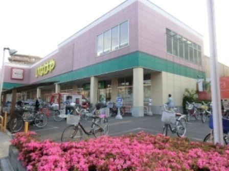 Streets around. Enhancement of the surrounding environment ~ Supermarket ~